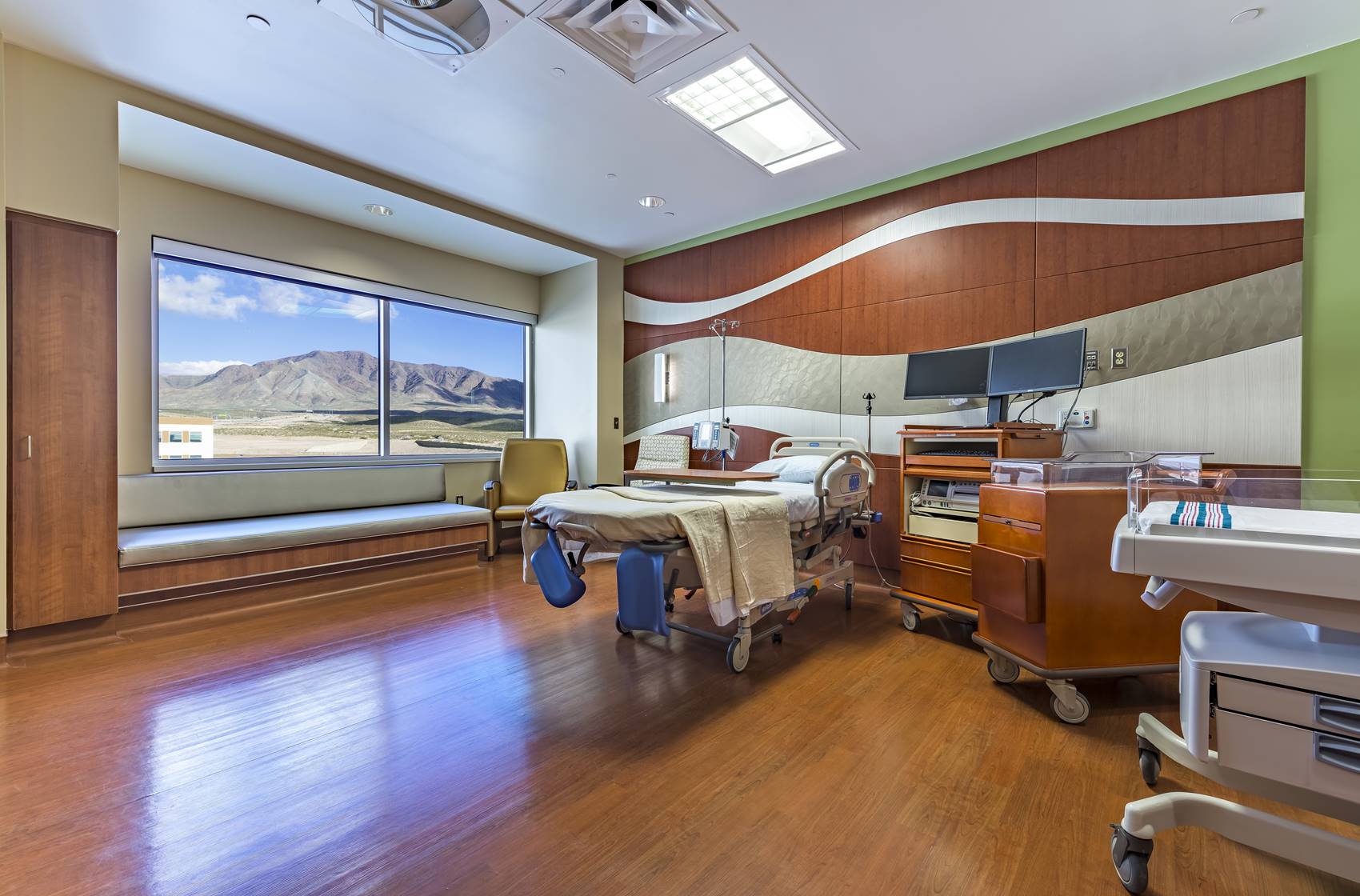 Labor and Delivery Room at Hospitals of Providence Transmountain
